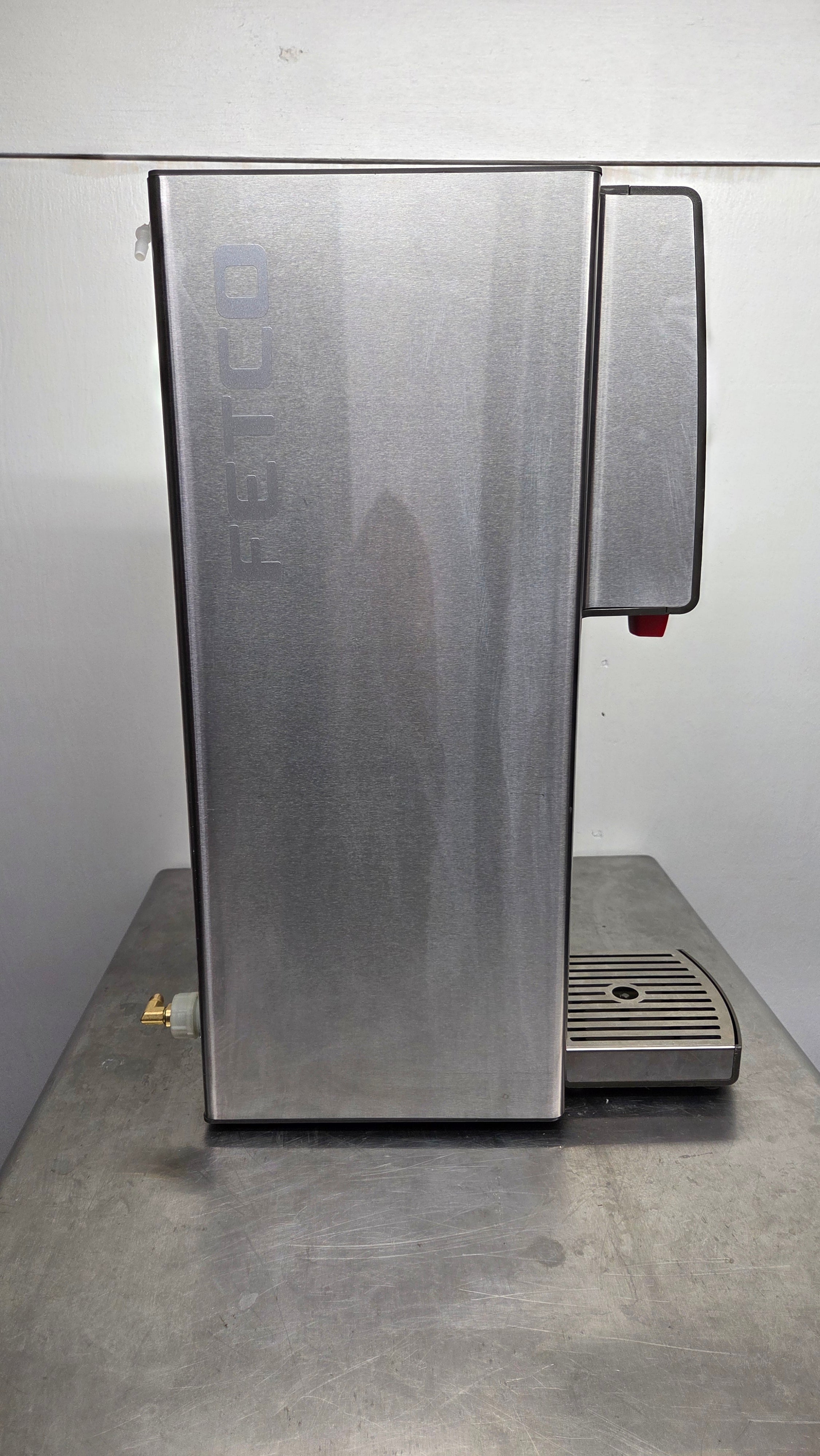 Fetco HWD-2105 5-Gallon Hot Water Dispenser (Slightly Used)