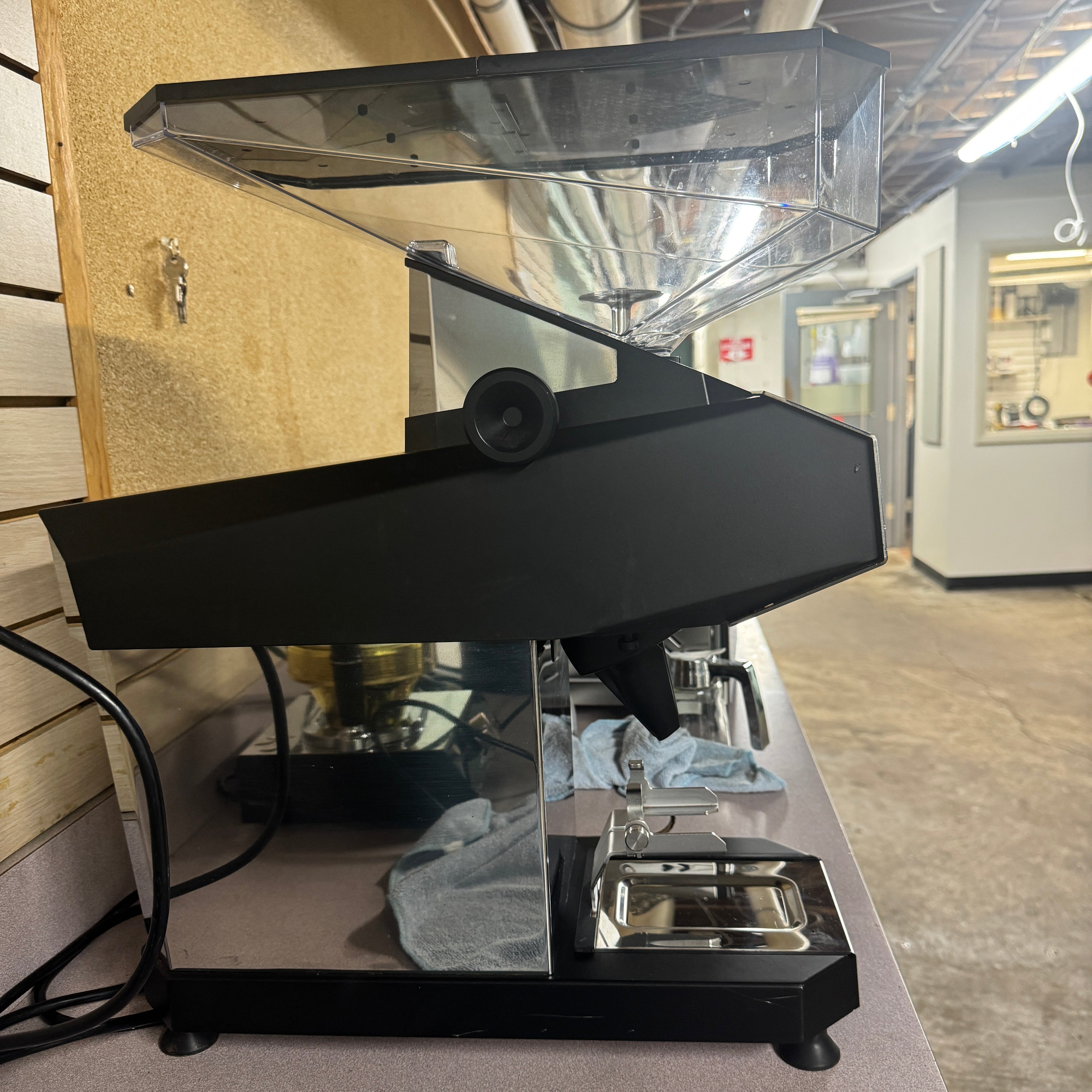 La Marzocco Swan Grinder (Lightly Used)